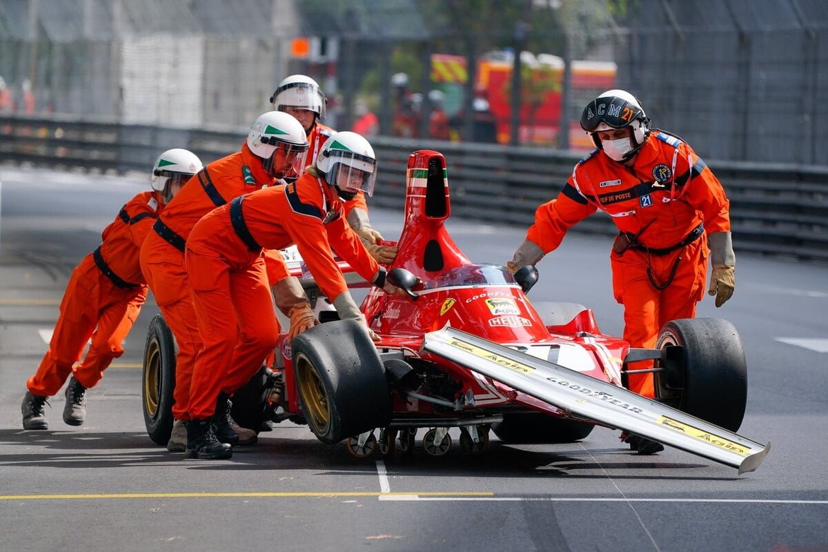 Ferrari de Niki Lauda danificada em Monaco